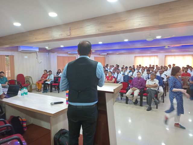 Students participating in an internship programme on Database and Cloud technologies at DAITM